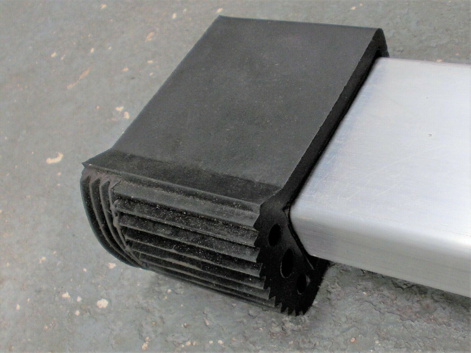 Ladder Feet. for Ladder Stabiliser Base Bars (TriQuad) - Packs of 1 or 2 pairs.